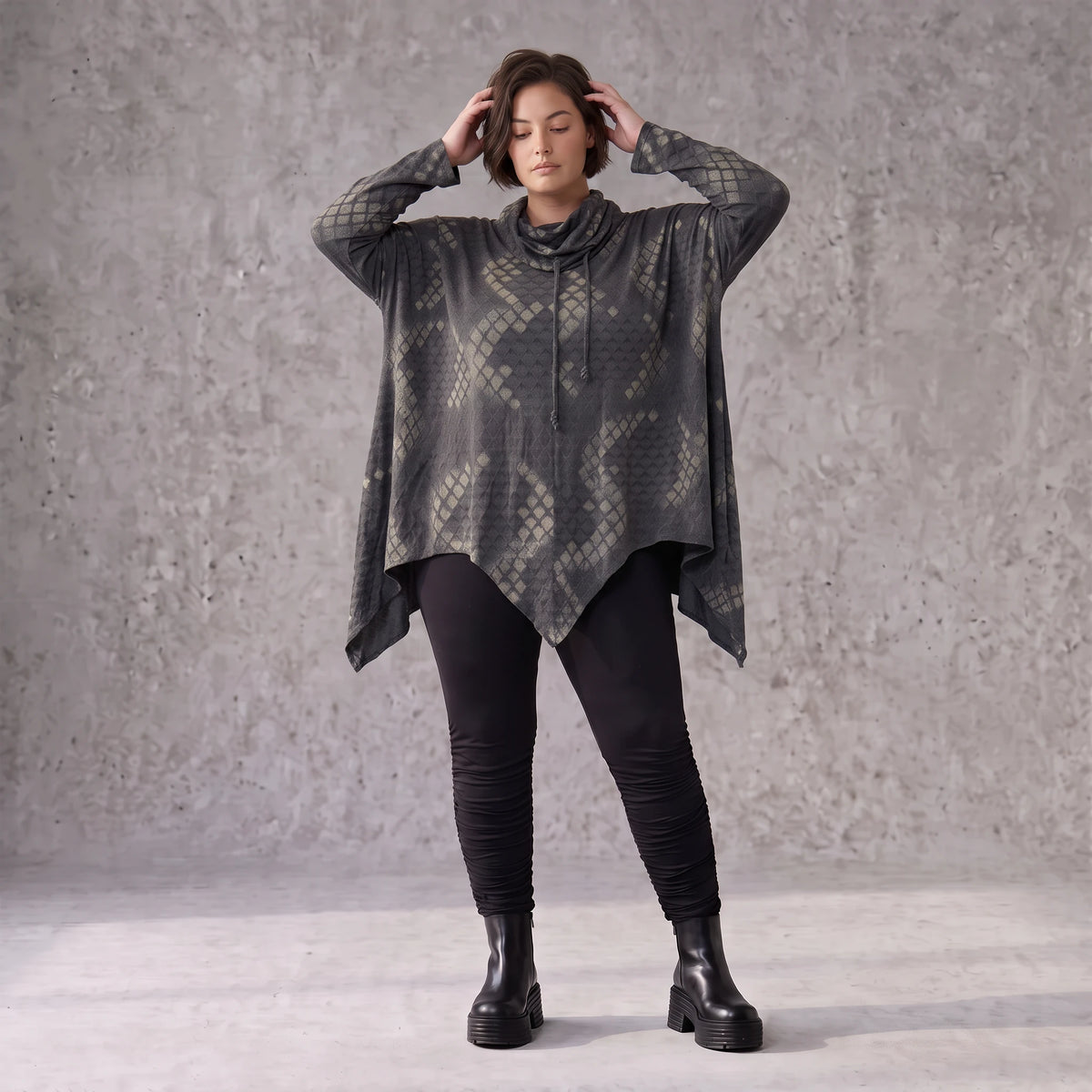 Langarmshirt aus Baumwolle in A-Linie Rollkragen Tunnelzug und asymmetrischem Zipfelsaum