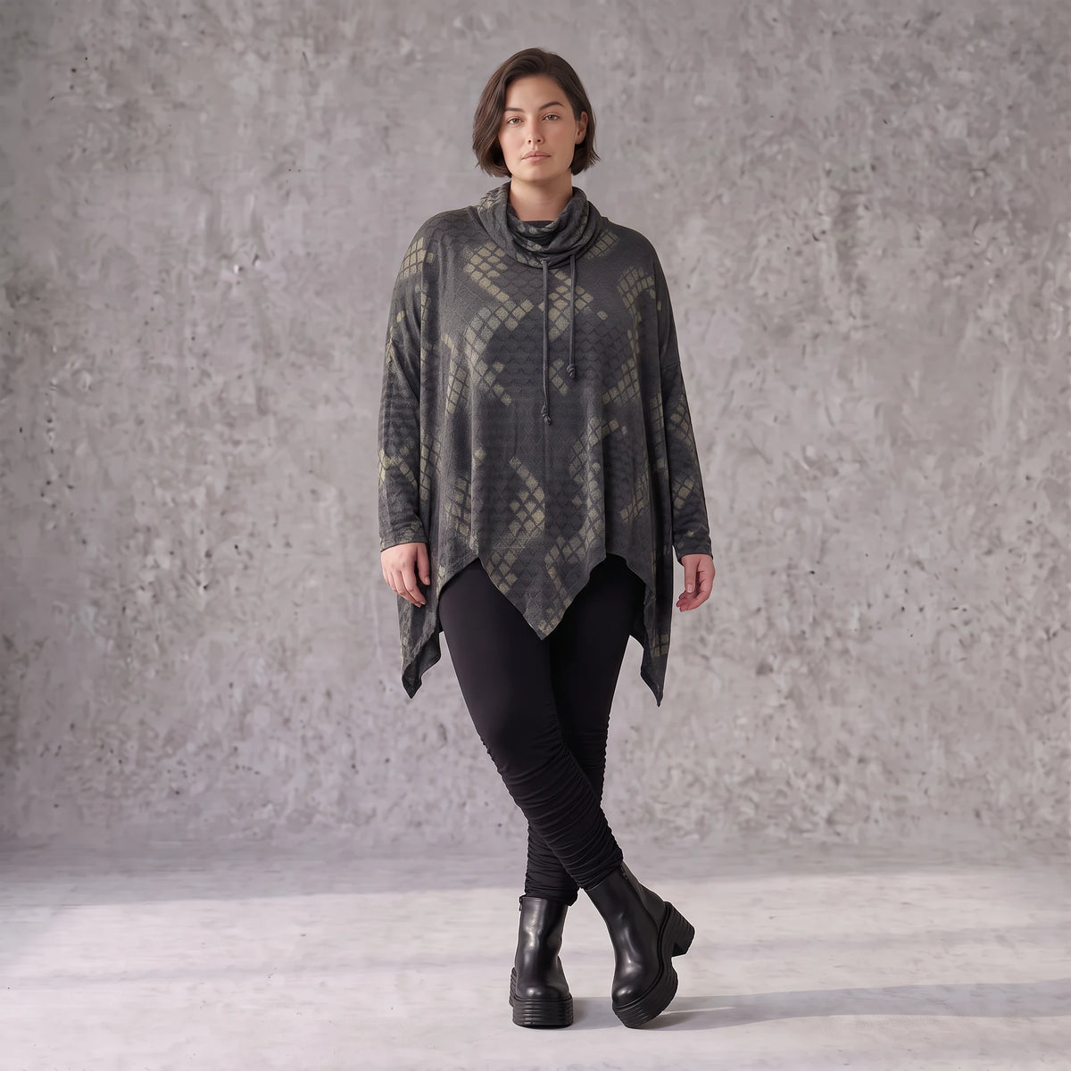 Langarmshirt aus Baumwolle in A-Linie Rollkragen Tunnelzug und asymmetrischem Zipfelsaum