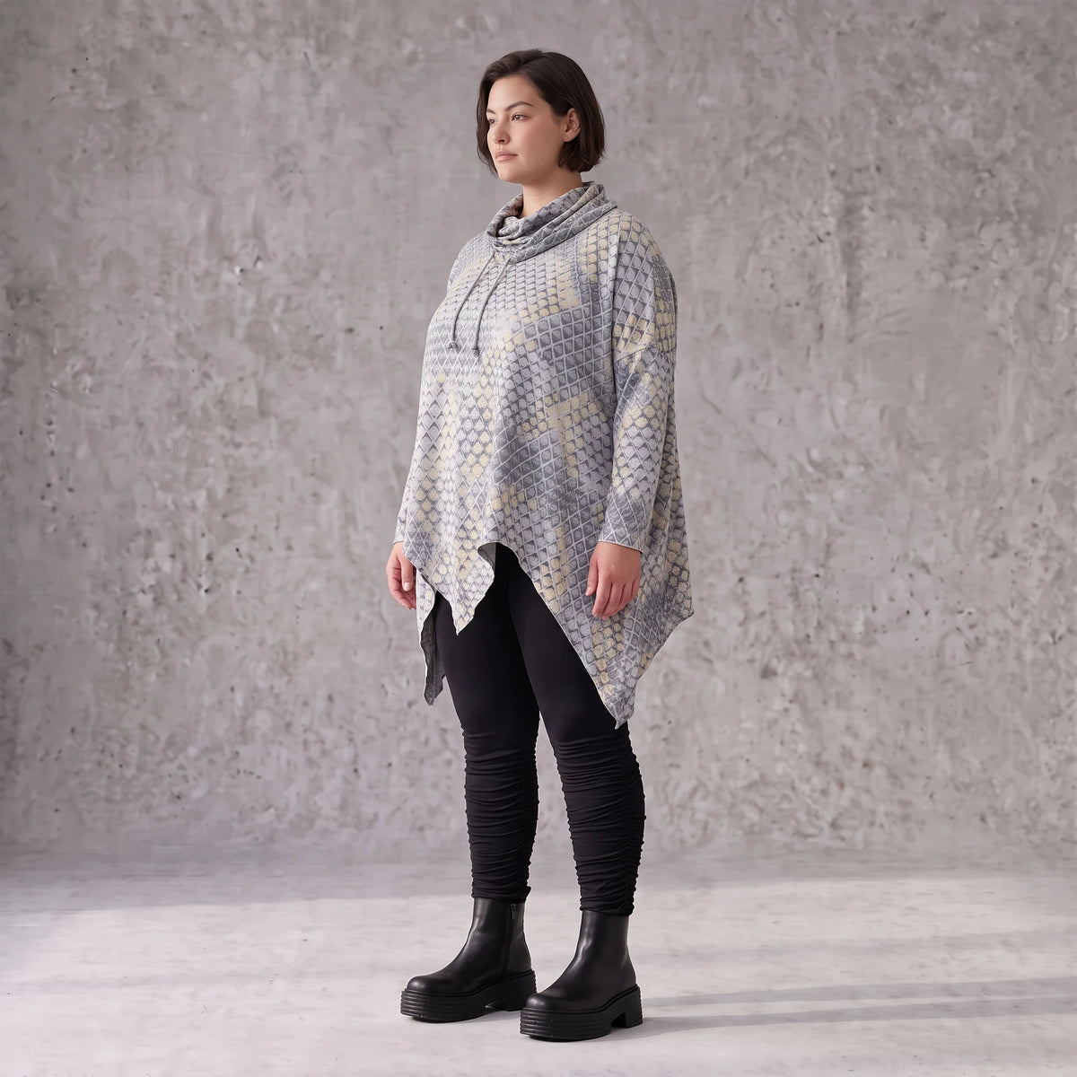 Baumwollshirt in Grau/Beige in A-Linie mit weichem Rollkragen Tunnelzug und Zipfelsaum