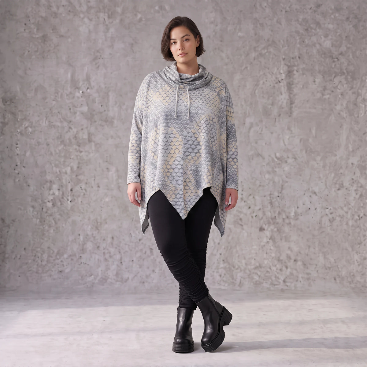 Baumwollshirt in Grau/Beige in A-Linie mit weichem Rollkragen Tunnelzug und Zipfelsaum