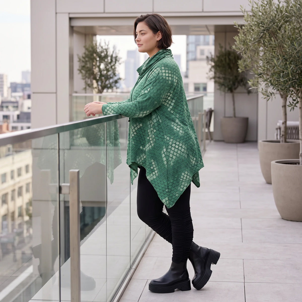 Wintershirt aus weichem Baumwolljersey mit Stretch in A-Linie mit Rollkragen Zipfelsaum