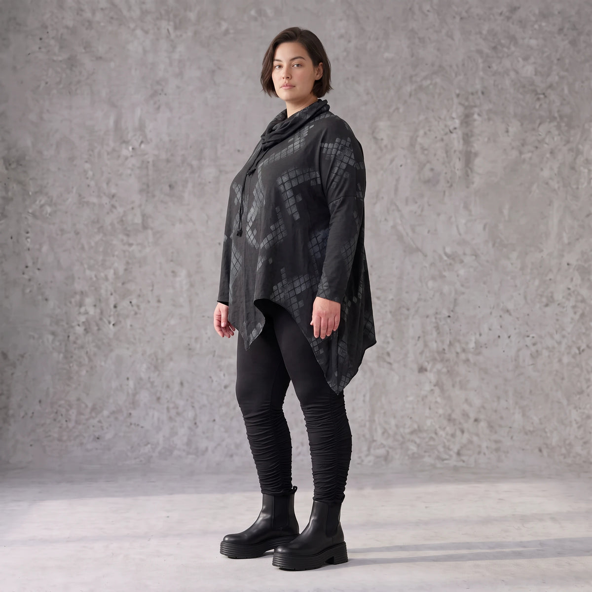 A-Linien Jerseyshirt aus Baumwolle mit Rollkragen Tunnelzug und femininem Zipfelsaum
