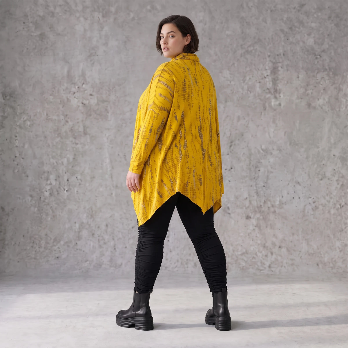 Wintershirt aus weichem Baumwolljersey mit Rollkragen Tunnelzug und Zipfelsaum A-Linie