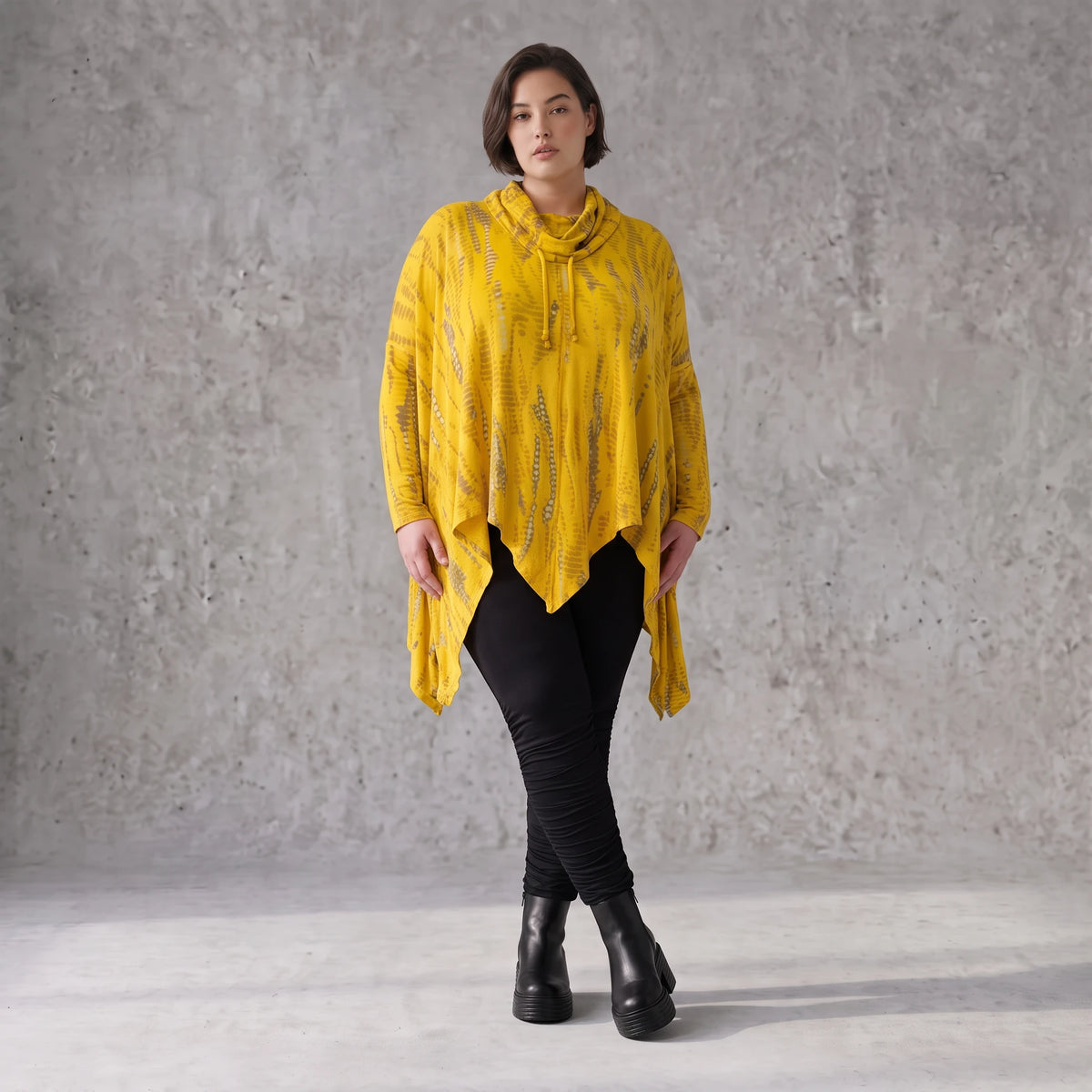 Wintershirt aus weichem Baumwolljersey mit Rollkragen Tunnelzug und Zipfelsaum A-Linie