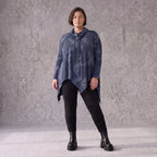 Blaues Langarmshirt aus Baumwolljersey in A-Linie mit Rollkragen Tunnelzug Zipfelsaum