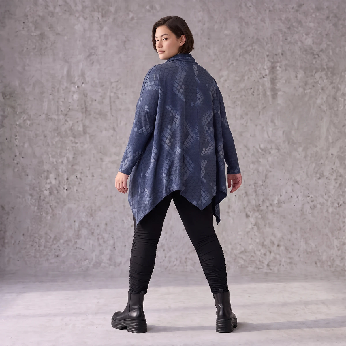 Blaues Langarmshirt aus Baumwolljersey in A-Linie mit Rollkragen Tunnelzug Zipfelsaum