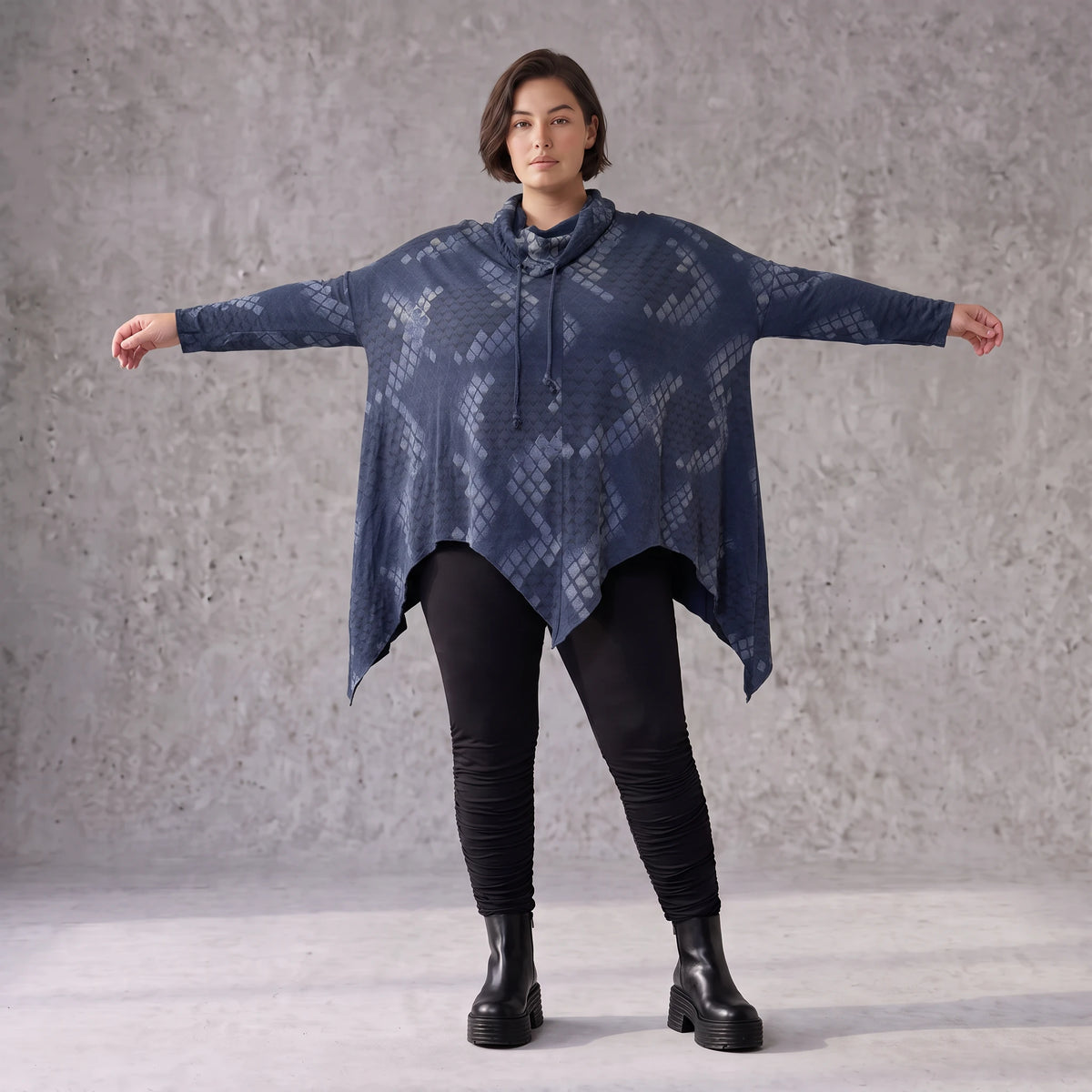 Blaues Langarmshirt aus Baumwolljersey in A-Linie mit Rollkragen Tunnelzug Zipfelsaum