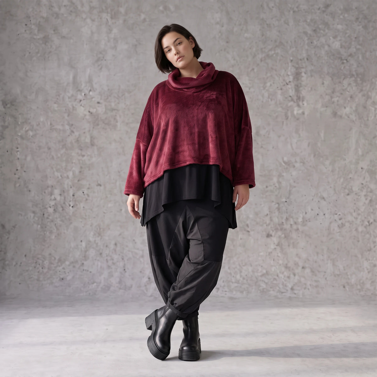 Kuscheliges Plüschshirt mit Rollkragen in kastiger Form weich warm und winterlich chic