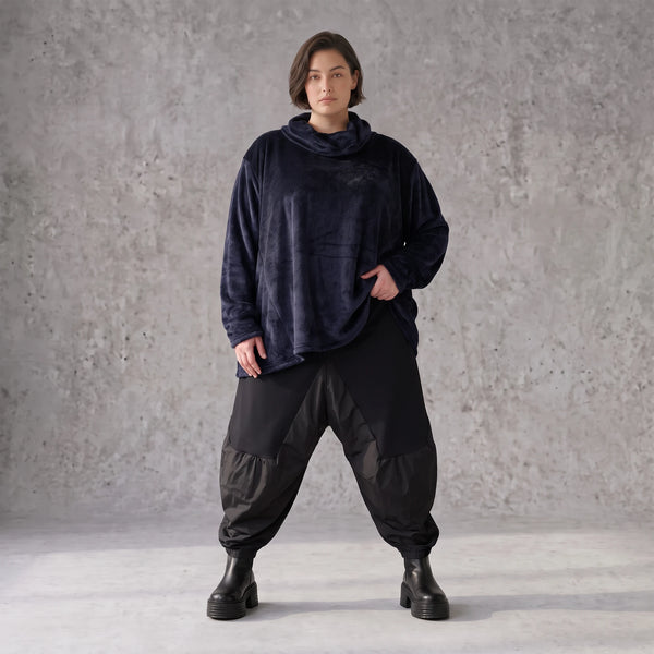 Flauschiges Plüschshirt in Marine mit Rollkragen und schmeichelnder A-Linie für Winter