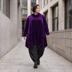 Violettes Velourshirt mit Rollkragen in A-Linie mit Seitentaschen weich und kuschelig
