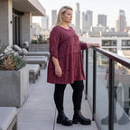 Bordeaux Strickshirt in A-Linie mit Stretch und Faltennaht Musterung weich winterlich
