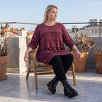 Bordeaux Strickshirt in A-Linie mit Stretch und Faltennaht Musterung weich winterlich