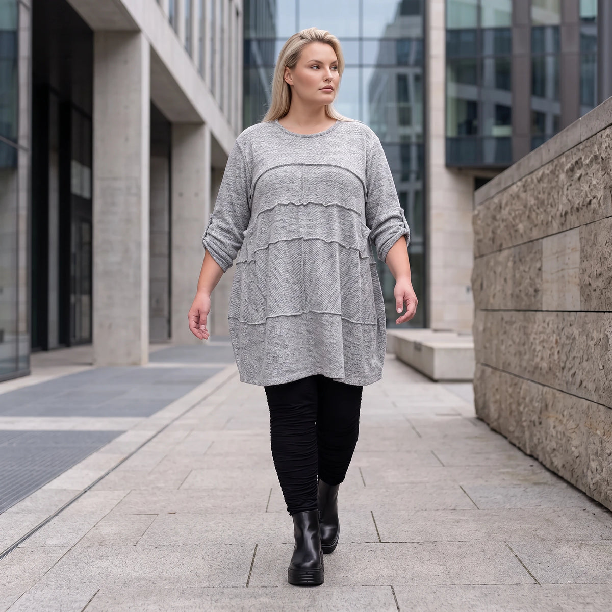 Silbernes Strickshirt in A-Linie aus weichem Stretchstoff warmes Basic für den Winter