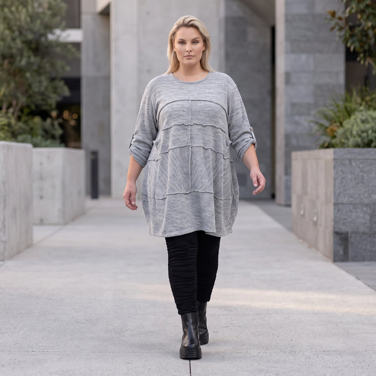 Silbernes Strickshirt in A-Linie aus weichem Stretchstoff warmes Basic für den Winter