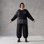 Schwarzes Basicshirt aus Viskosejersey mit Stretch und Brusttasche in geradem Schnitt