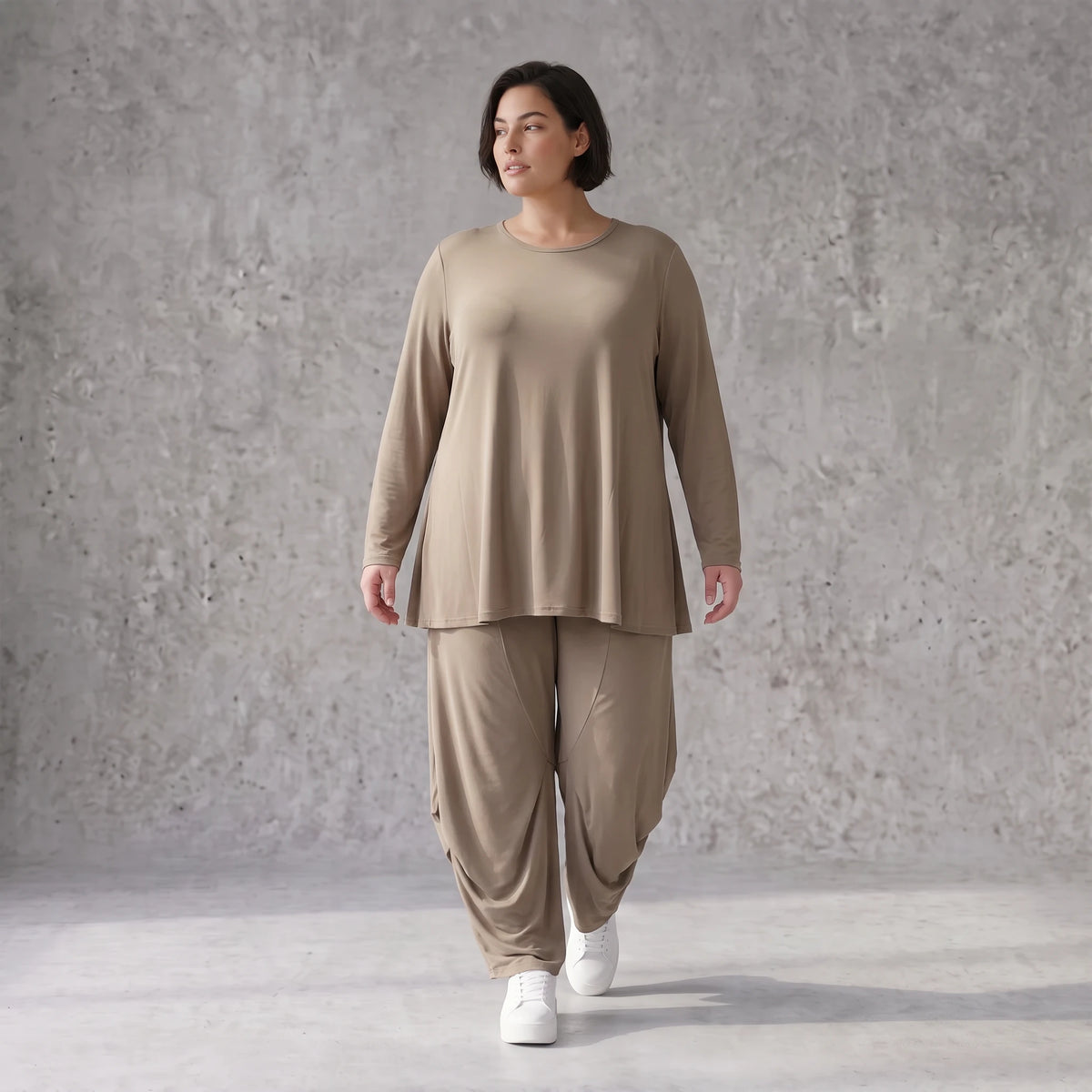 Camel Langarmshirt aus weichem Slinkystoff mit Stretch in Glockenform und Rundhals
