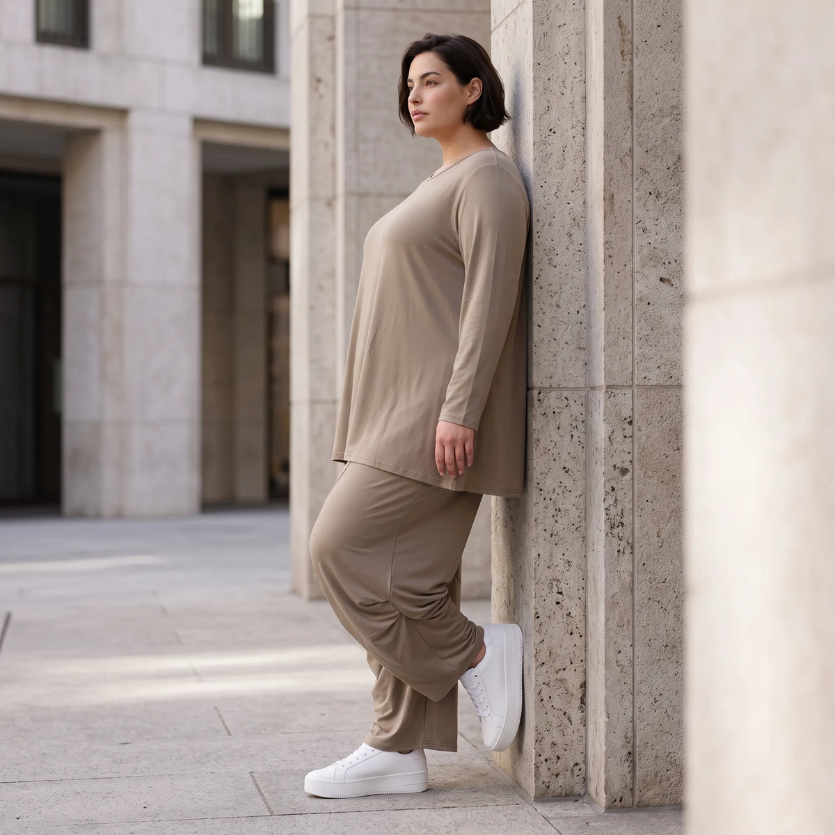 Camel Langarmshirt aus weichem Slinkystoff mit Stretch in Glockenform und Rundhals