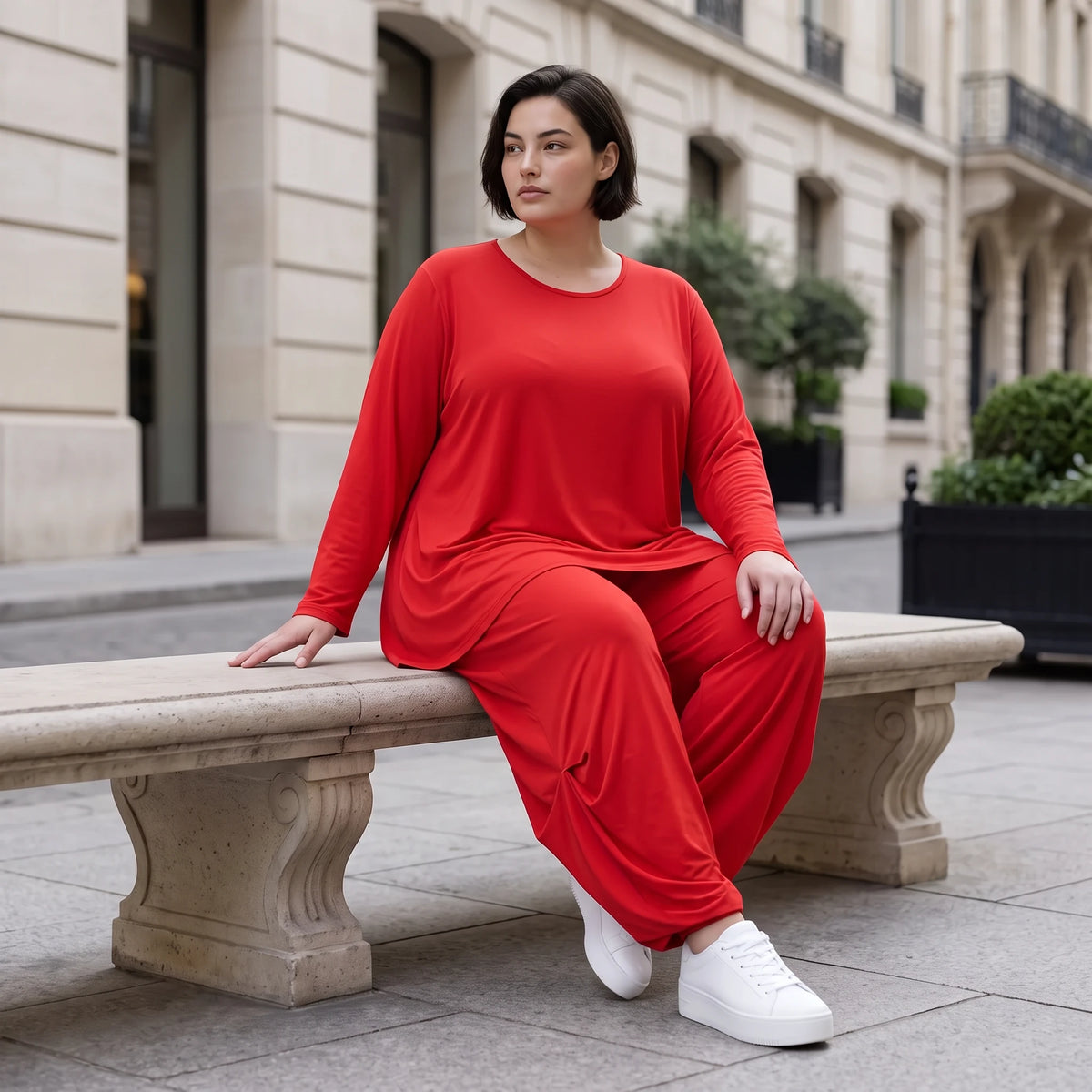 Rotes Langarmshirt aus Slinkystoff mit Stretch in glockiger Form und Rundhalsausschnitt
