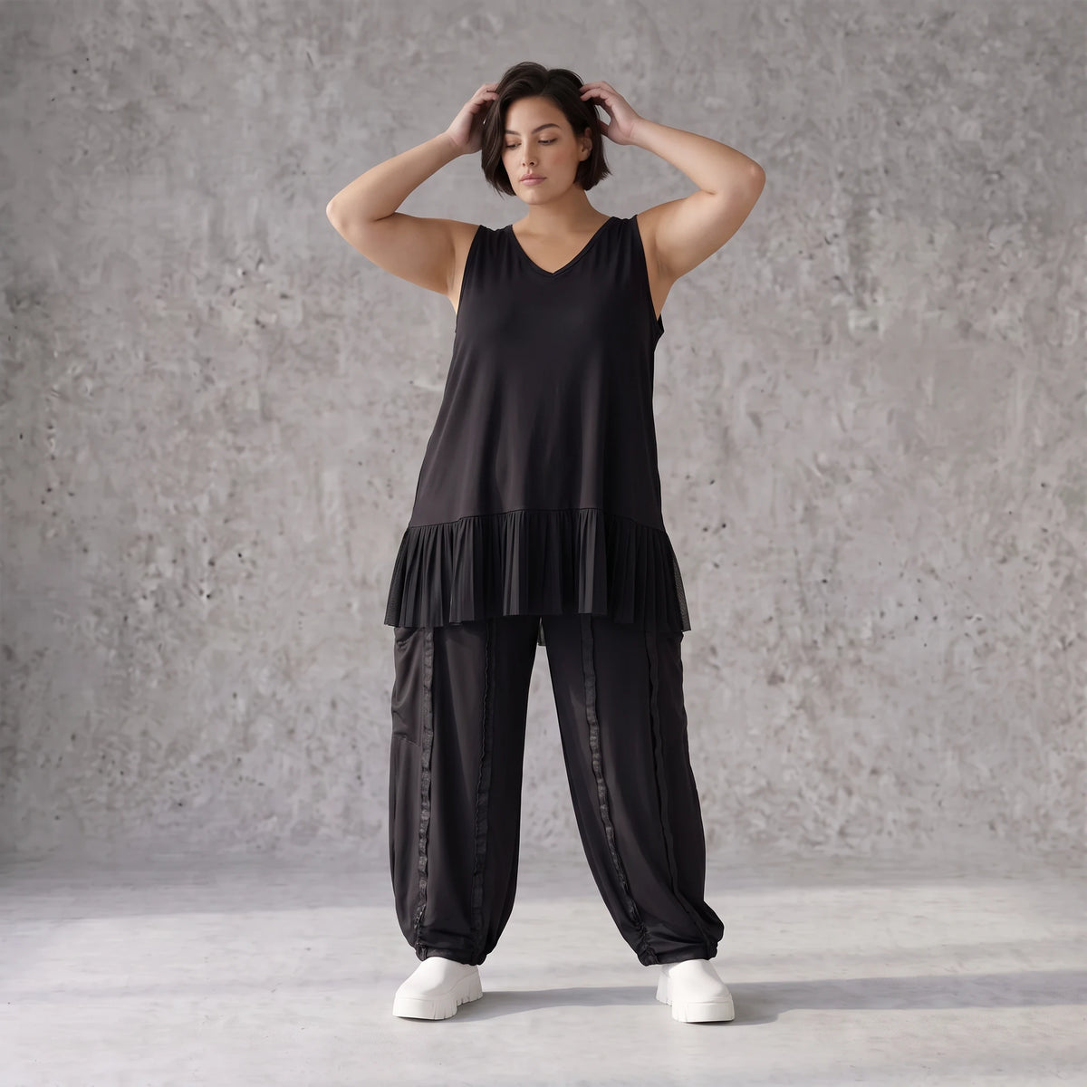 Schwarze Slinkyhose mit Stretchkomfort geradem Schnitt und bequemem Bund ohne Verschluss