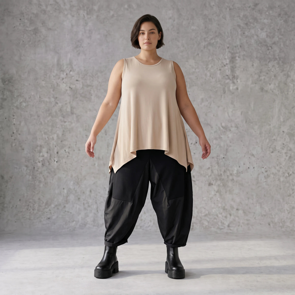 Ärmelloses Basic Top in A-Linie aus fließendem Slinkystoff mit Stretch und Zipfelsaum