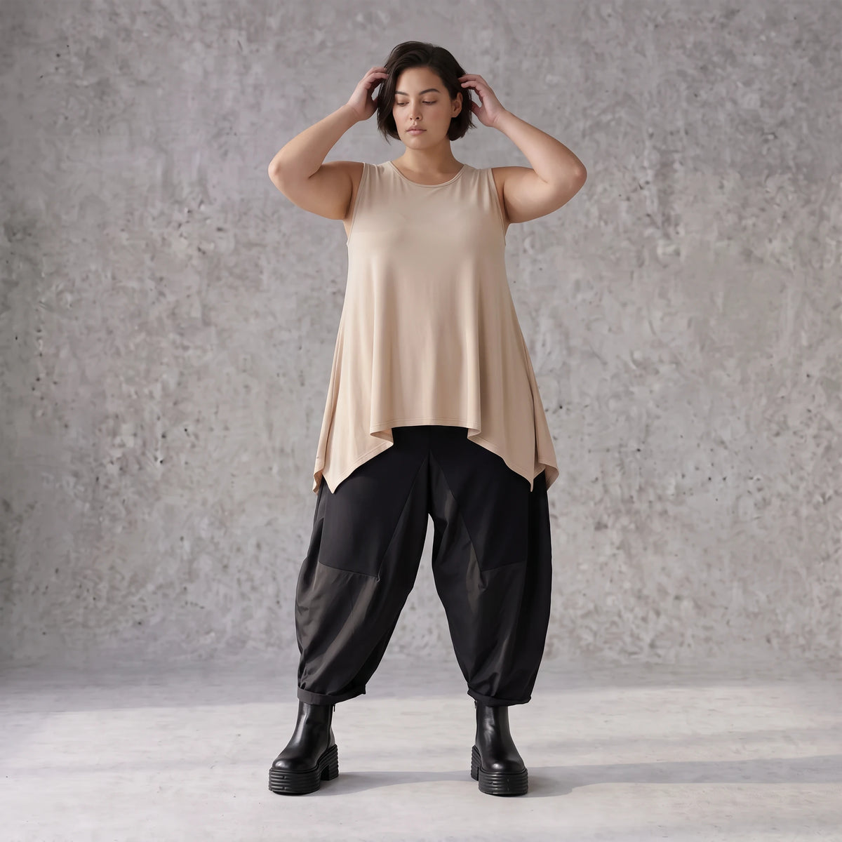 Ärmelloses Basic Top in A-Linie aus fließendem Slinkystoff mit Stretch und Zipfelsaum