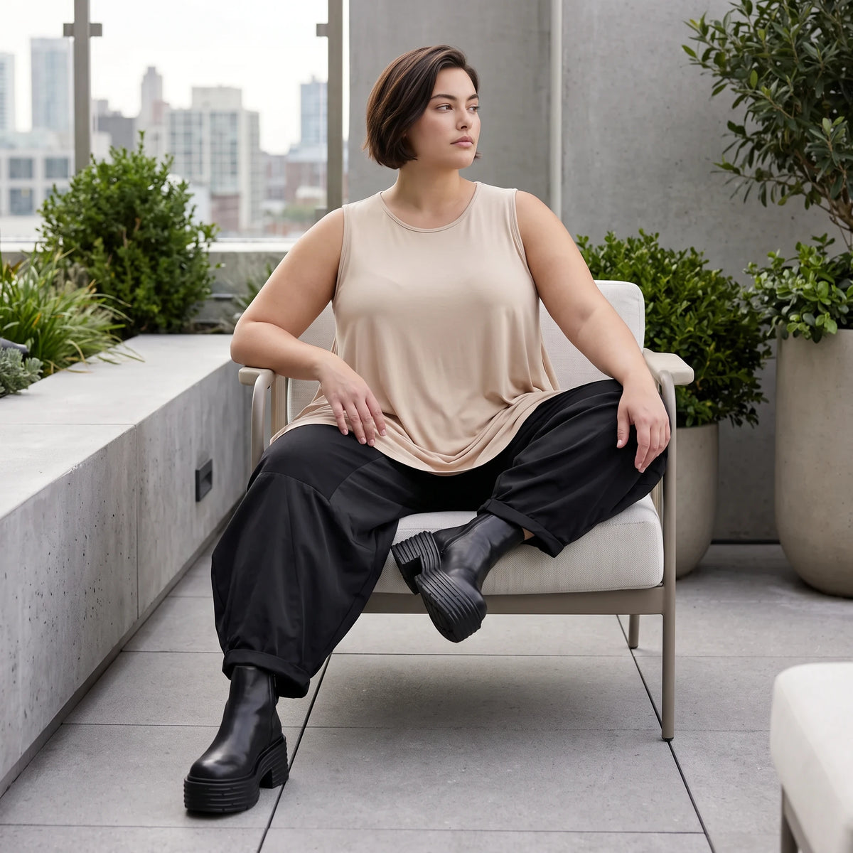 Ärmelloses Basic Top in A-Linie aus fließendem Slinkystoff mit Stretch und Zipfelsaum