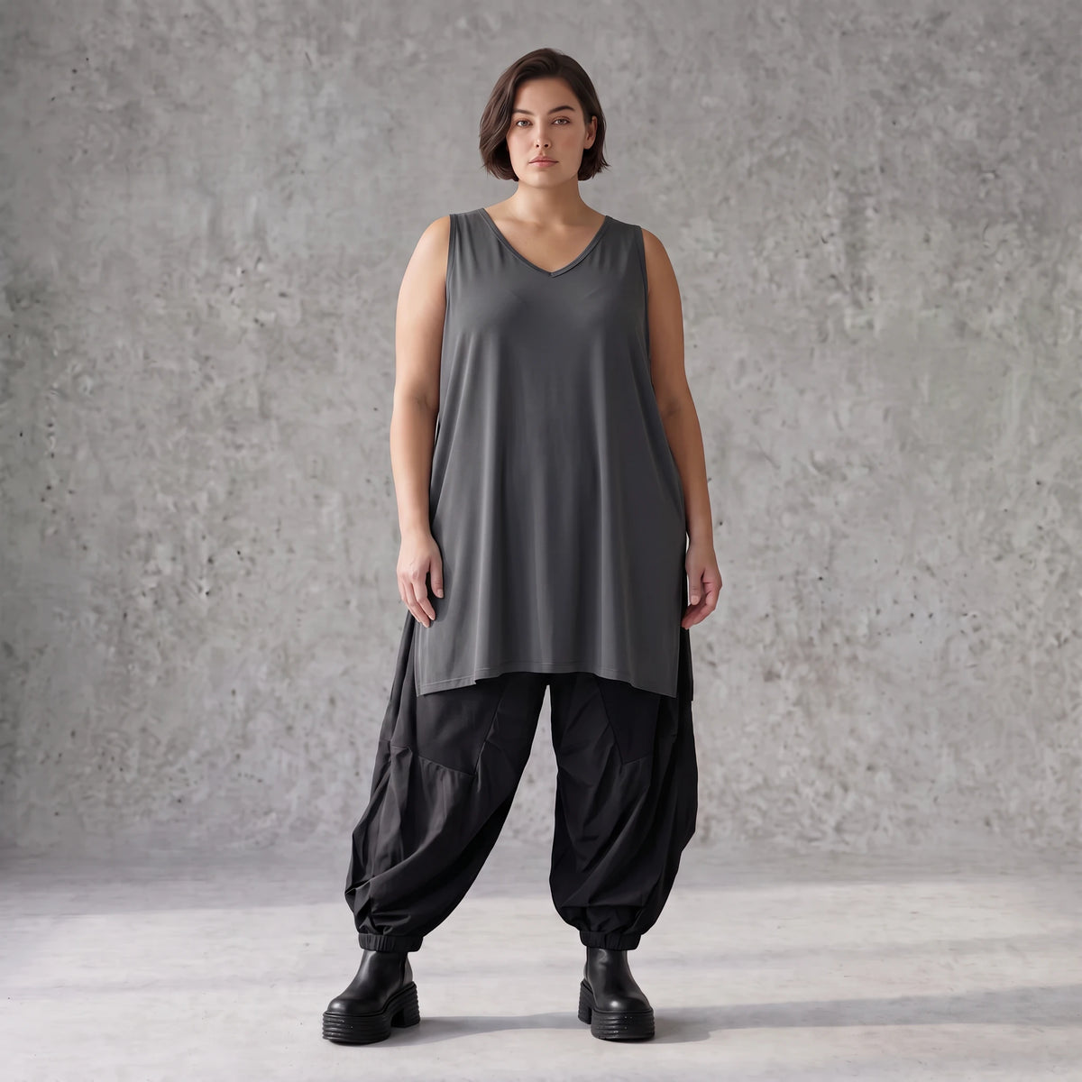 Slinkytop mit V-Ausschnitt geradem Schnitt und seitlichen Schlitzen aus Stretchmaterial