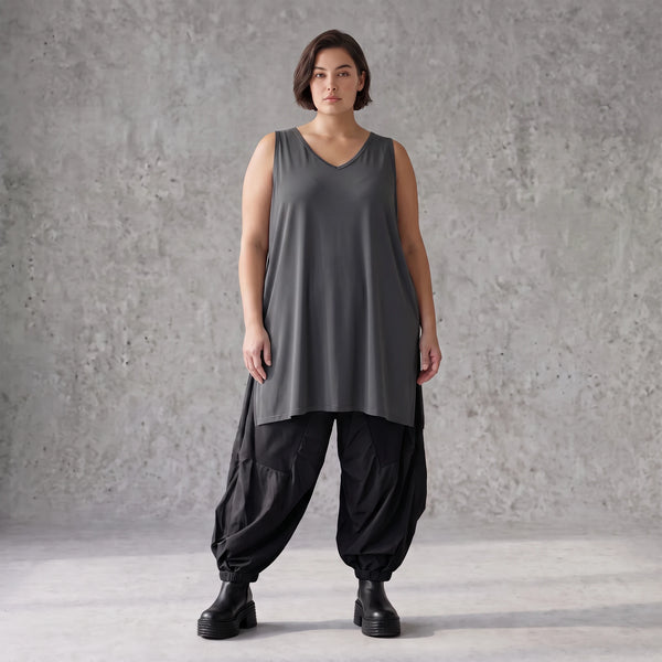 Slinkytop mit V-Ausschnitt geradem Schnitt und seitlichen Schlitzen aus Stretchmaterial