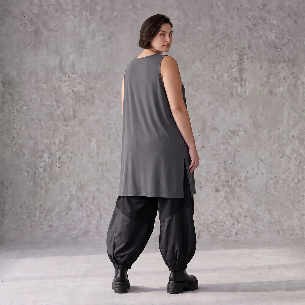Slinkytop mit V-Ausschnitt geradem Schnitt und seitlichen Schlitzen aus Stretchmaterial
