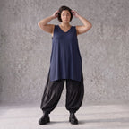 Elegantes Slinky Stretch Top in Marine mit V-Ausschnitt und seitlichen Schlitzen am Saum