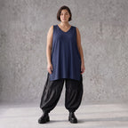Elegantes Slinky Stretch Top in Marine mit V-Ausschnitt und seitlichen Schlitzen am Saum