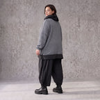 Strickshirt mit Rollkragen und Vokuhilasaum aus weichem Stretchstrick mit Seitenschlitze