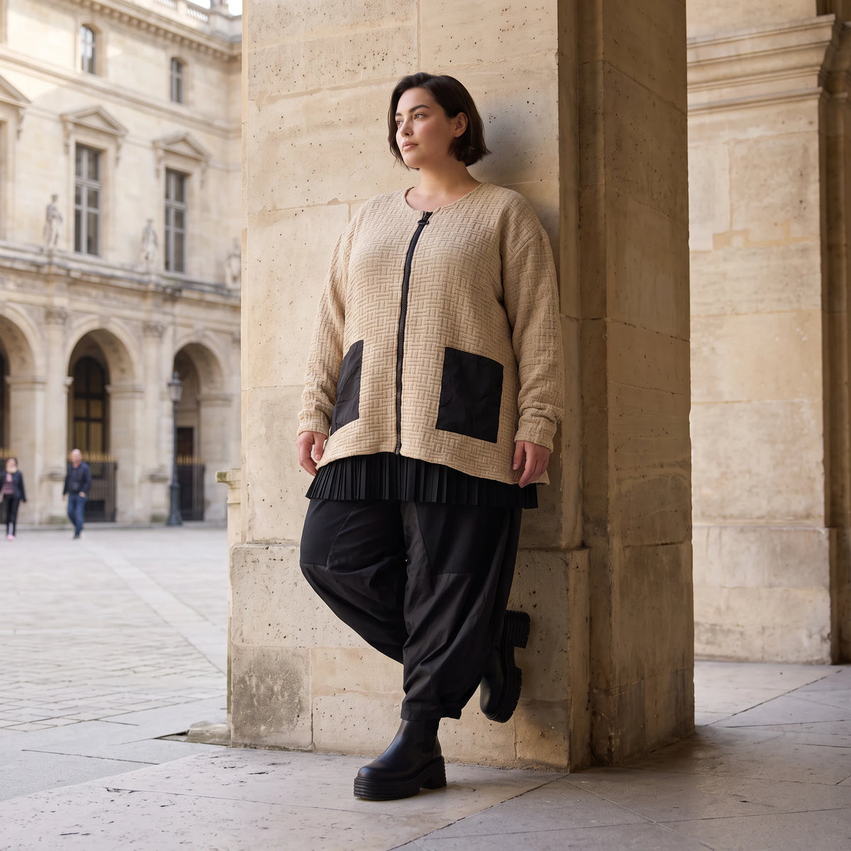 Beige Strickjacke Glockenform mit Reißverschluss Taschen Stretch und Rundhalsausschnitt