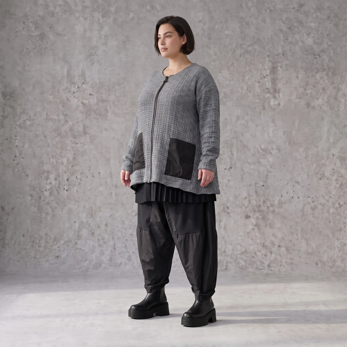 Strickjacke in A-Form mit Reißverschluss Rundhalsausschnitt Taschen Memorytaft leicht