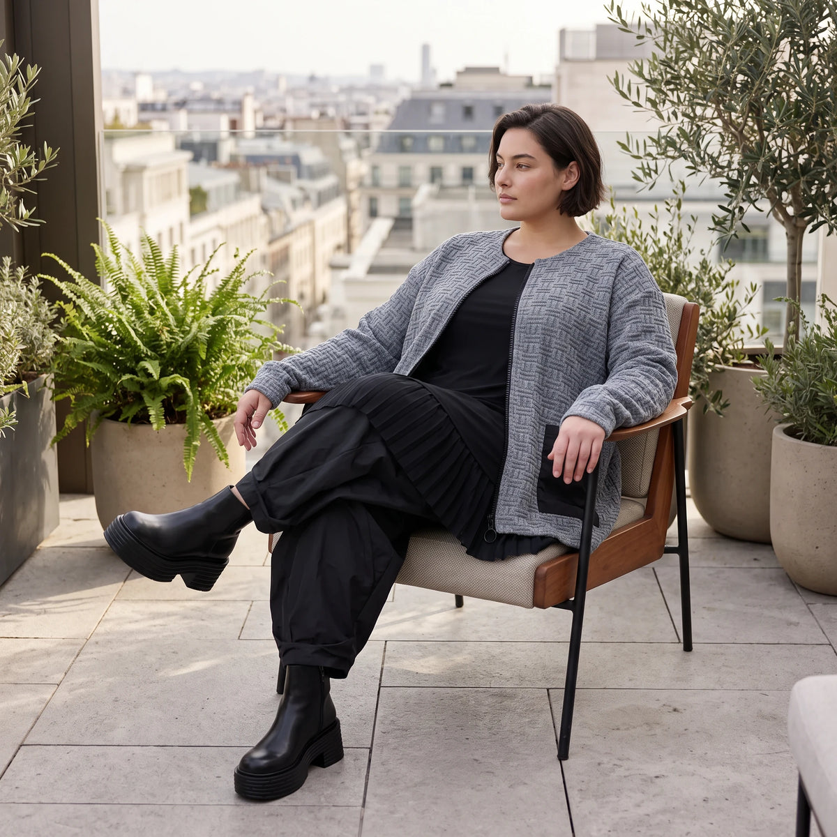 Strickjacke in A-Form mit Reißverschluss Rundhalsausschnitt Taschen Memorytaft leicht