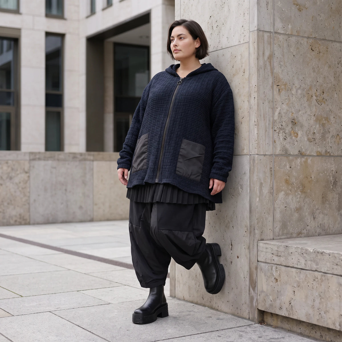 Marine Strickjacke in Glockenform mit Reißverschluss Taschen und softem Stretchmix