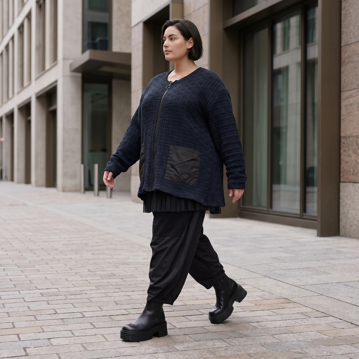 Marine Strickjacke in Glockenform mit Reißverschluss Taschen und softem Stretchmix