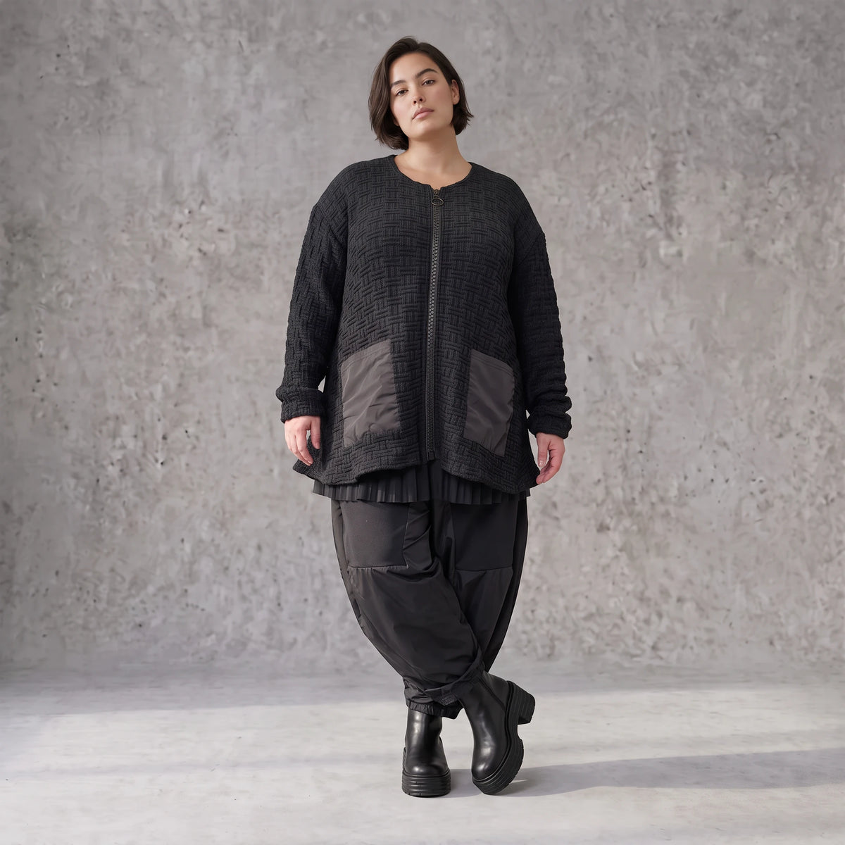 Kuschelige Strickjacke in Glockenform mit Reißverschluss Taschen und Stretchkomfort