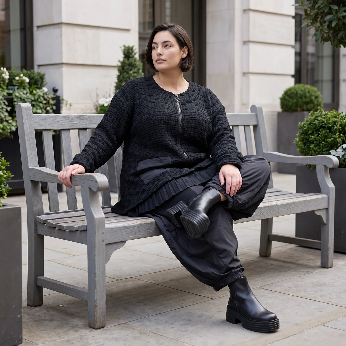Kuschelige Strickjacke in Glockenform mit Reißverschluss Taschen und Stretchkomfort