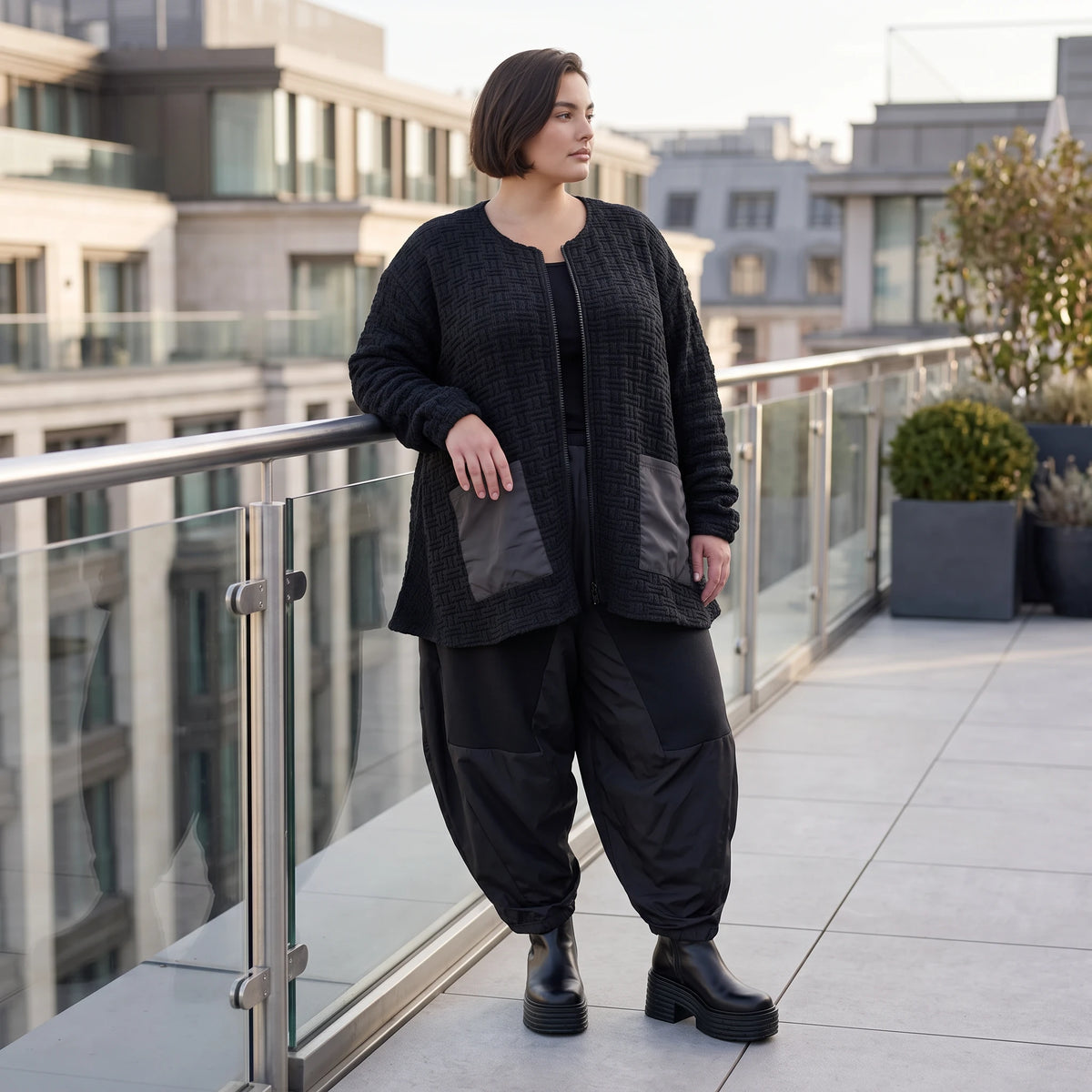 Kuschelige Strickjacke in Glockenform mit Reißverschluss Taschen und Stretchkomfort