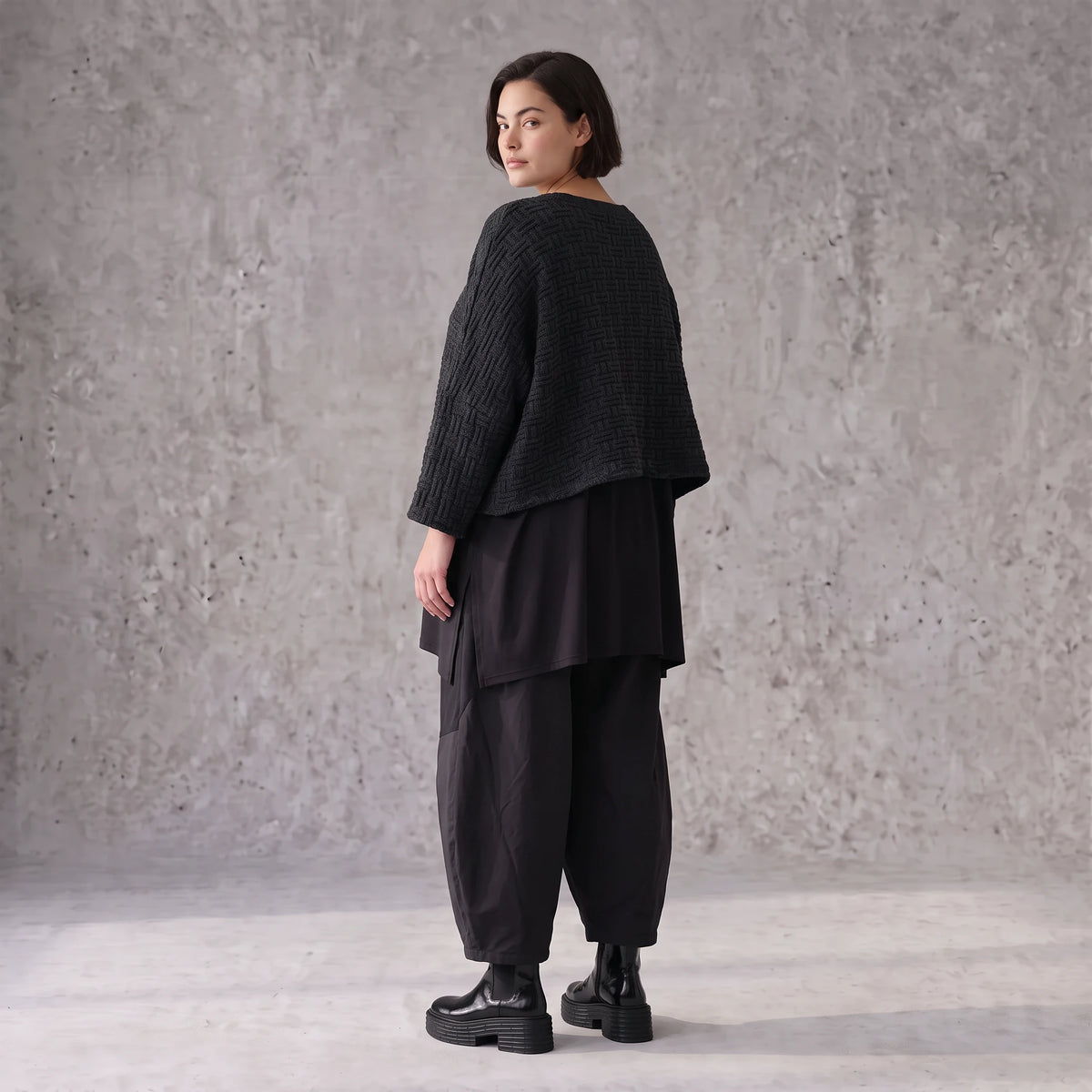 Kastiger warmer Stricküberwurf aus Baumwolle mit Memorytaftdetail und Stretchkomfort
