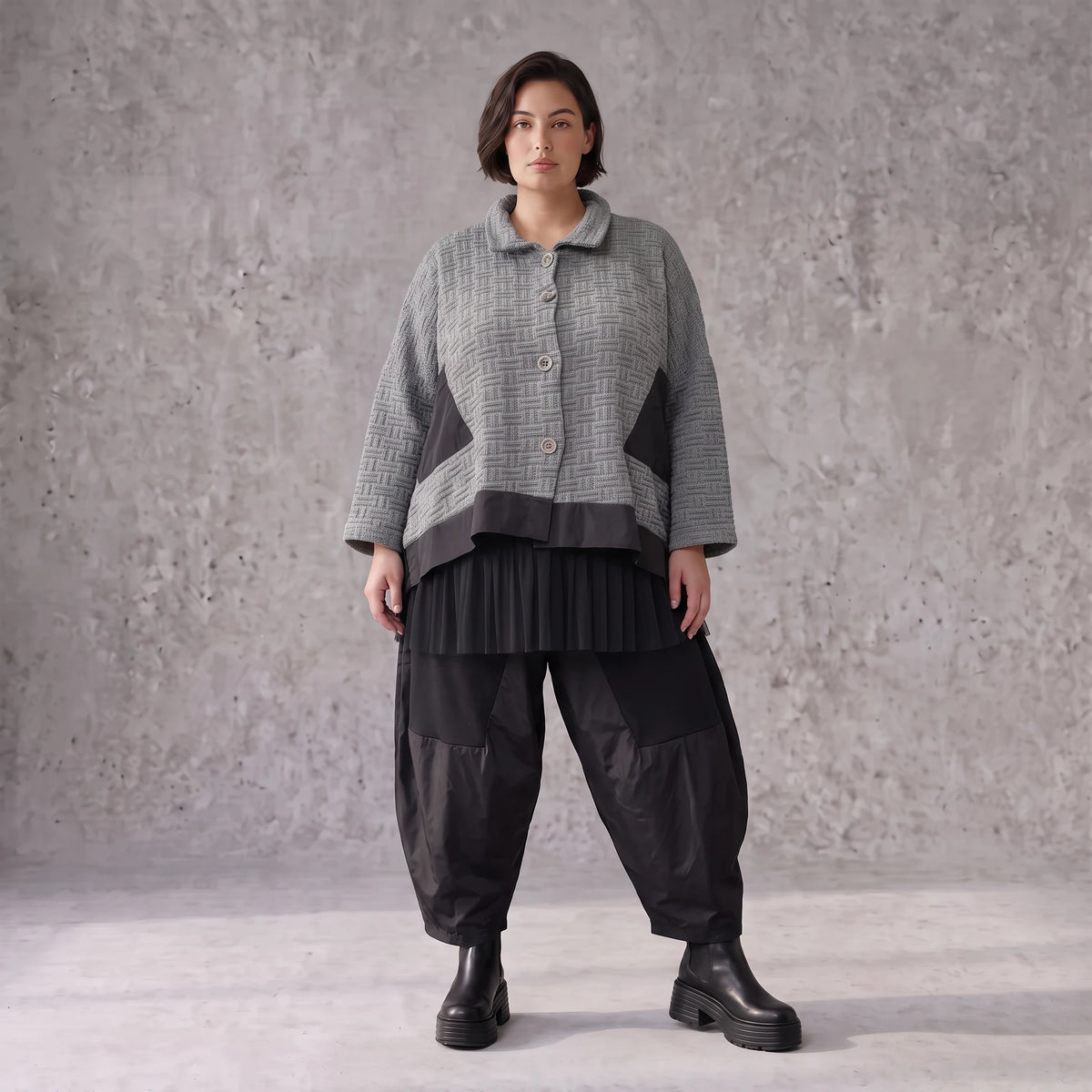 Graue Strickjacke in A-Linie mit Hemdkragen Knopfverschluss und Memorytaftakzent