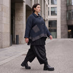 Marineblaue Strickjacke in A-Linie mit Hemdkragen Knopfleiste Taschen und Zipfelsaum