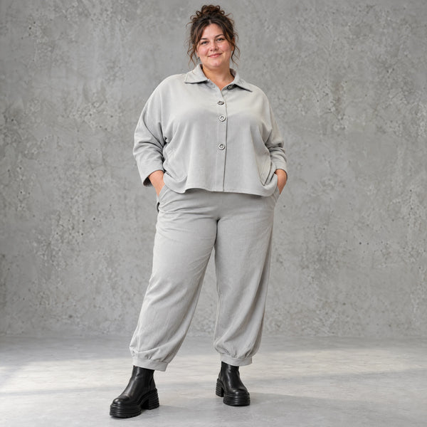 Graue Ballonjeans aus Stretchdenim in lockerer Form für bequemen lässigen Alltagslook