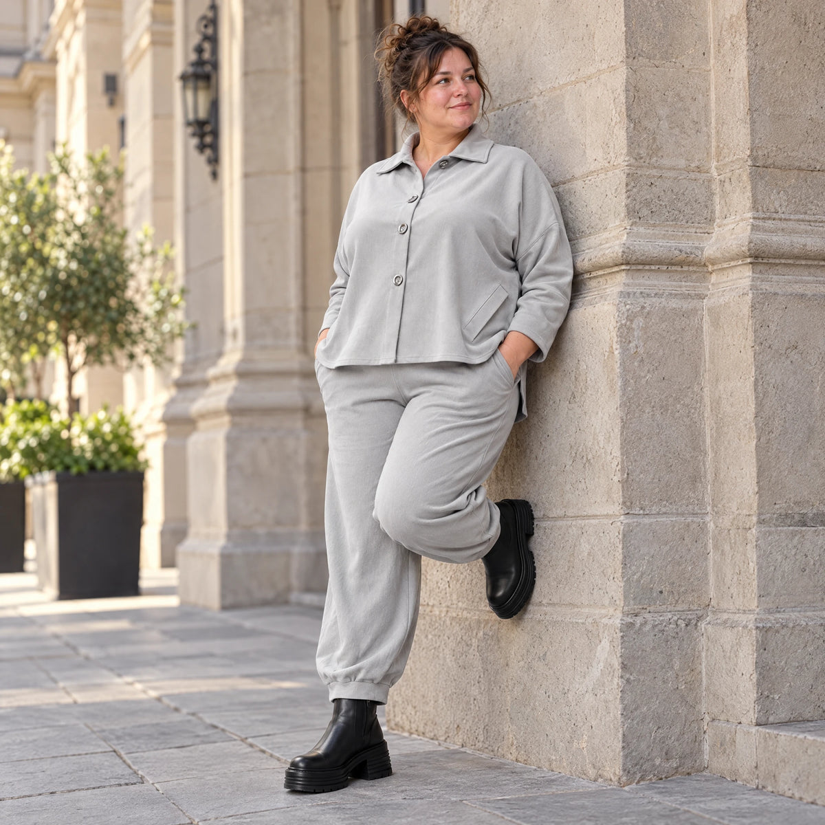 Graue Ballonjeans aus Stretchdenim in lockerer Form für bequemen lässigen Alltagslook