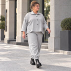 Graue Jeansjacke in weicher Stretchqualität mit Vokuhilaschnitt und bequemem Sitz