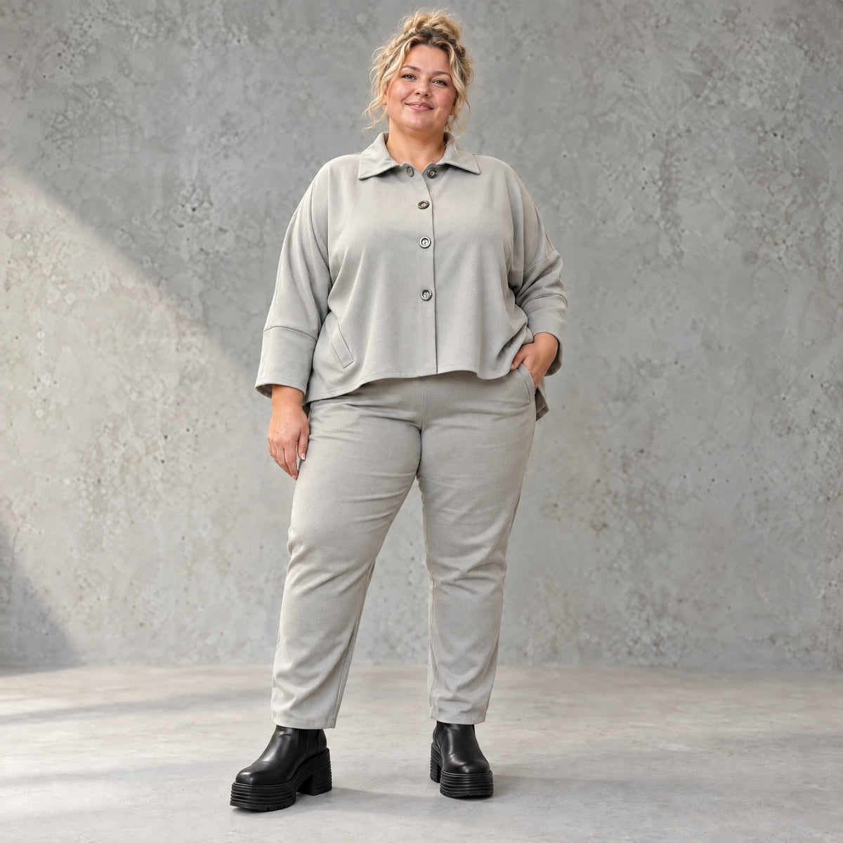 Karottenhose in grauer Jeansoptik mit elastischem Komfortbund und weicher Stretchqualität