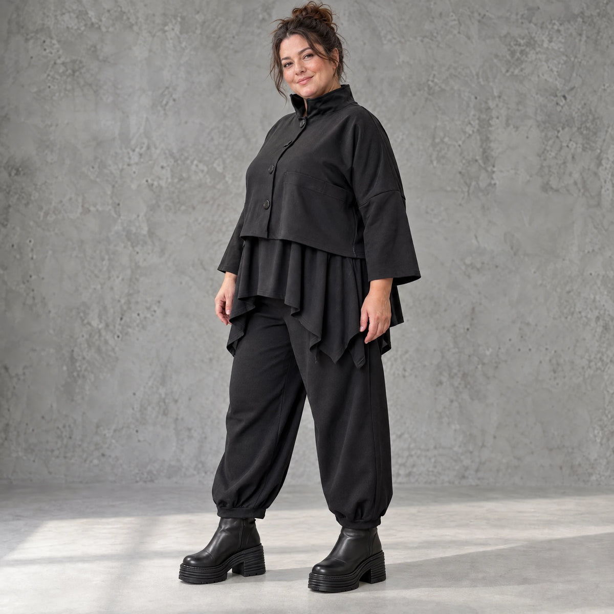 Schwarze Jeansjacke aus Stretchdenim in kastiger Form aus Baumwolle mit Elasthan