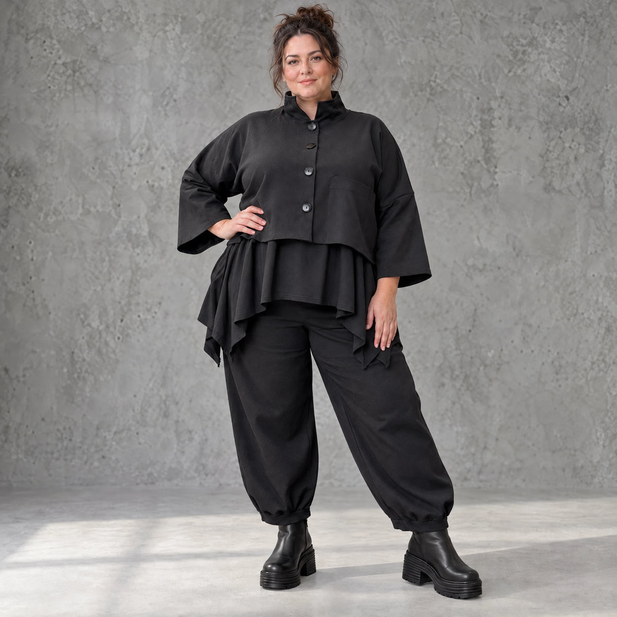 Schwarze Jeansjacke aus Stretchdenim in kastiger Form aus Baumwolle mit Elasthan