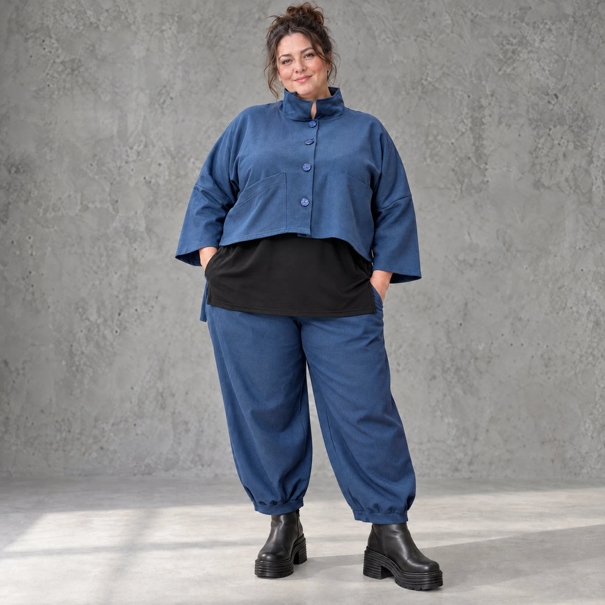 Jeansjacke Stretchdenim mit Stehkragen Langarm Knopfverschluss und aufgesetzten Taschen